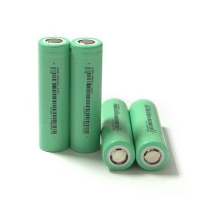 Una stalla ricaricabile pratica di 18650 batterie al litio per il motorino elettrico