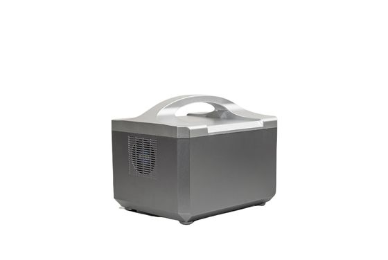 IP65 alimentazione portatile LifePO4 600WH Batteria Potenza di uscita fino a 1200W Generatore di energia solare per campeggio / uso domestico