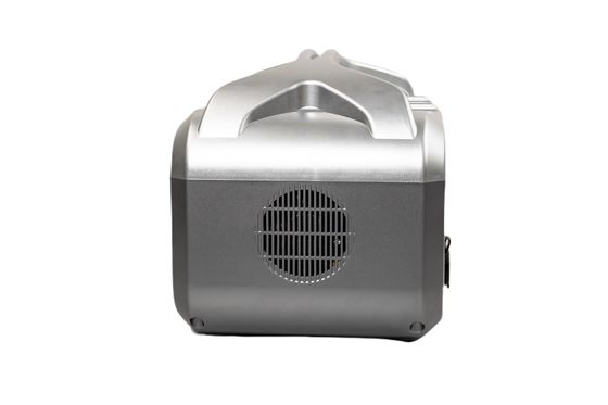 UL / CE approvato 576Wh AC Output Power Ricarica rapida entro 3 ore Stazione solare portatile con luce LED per camper
